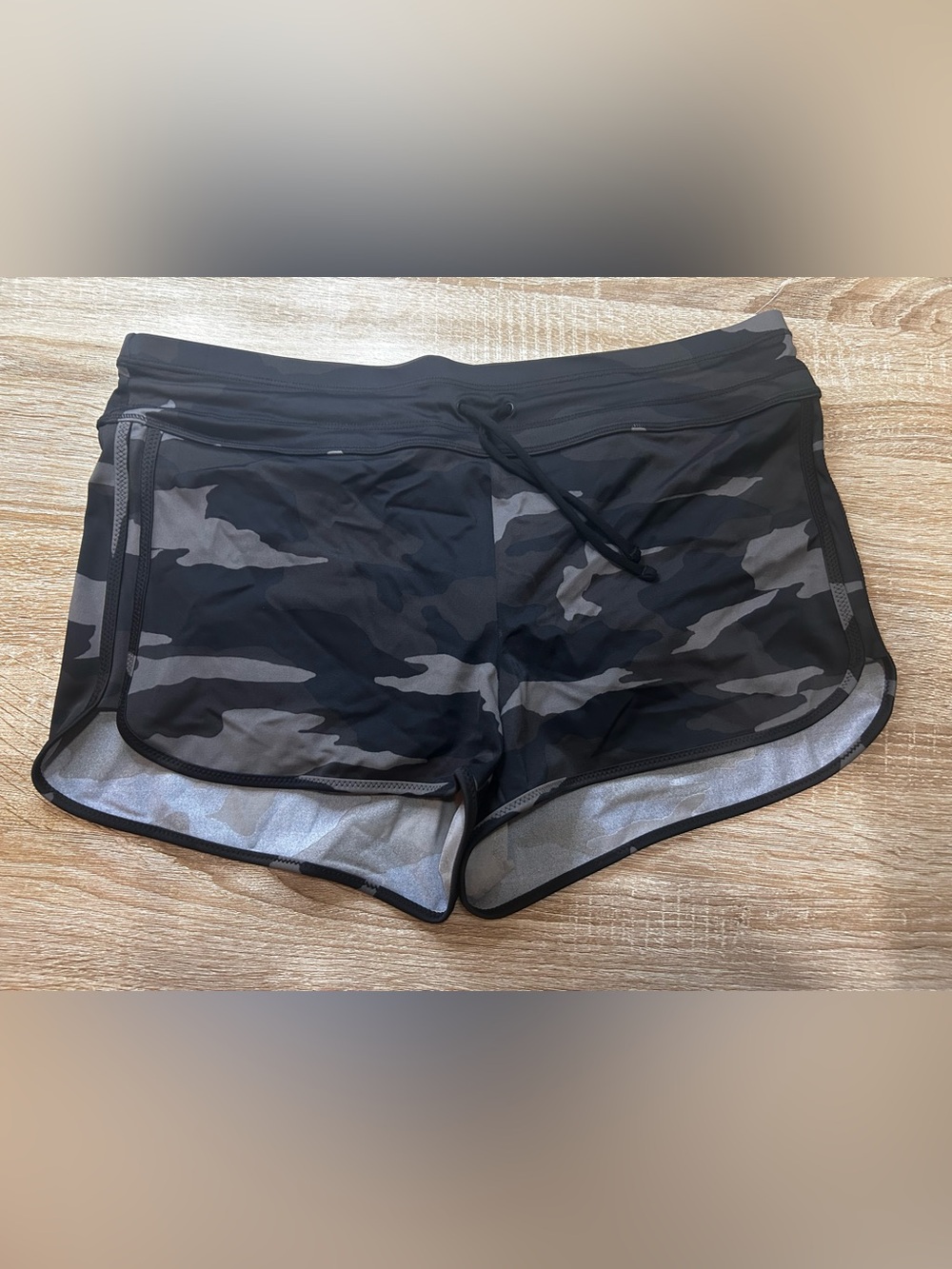 ATHLETA Black/Gray Running Free Camo Liner Short